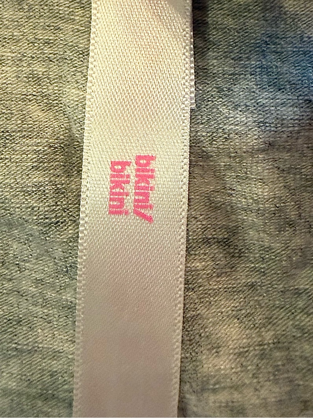 Victoria's Secret PINK Heather Gray Tag Detail - Picture 7 of 9